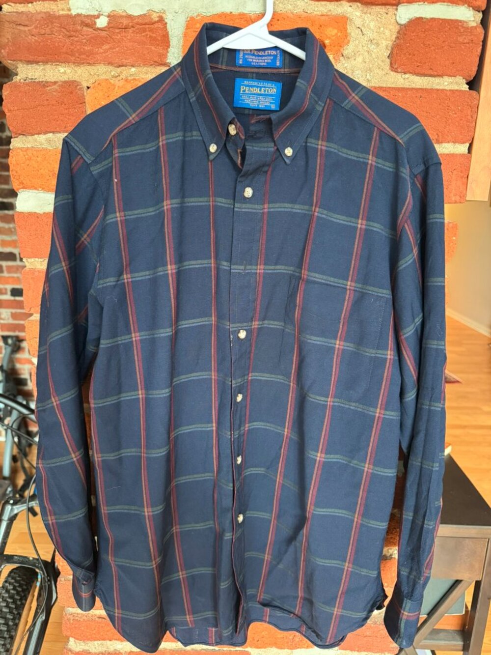 Vintage Sir Pendleton 100% Virgin Wool Plaid Button Down Shirt Mens Medium